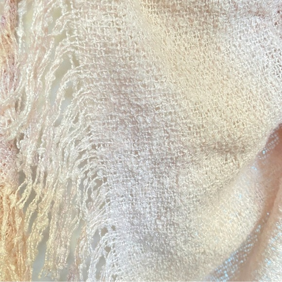 FREE PEOPLE big light pink fringe knit big blanket scarf - Picture 3 of 5